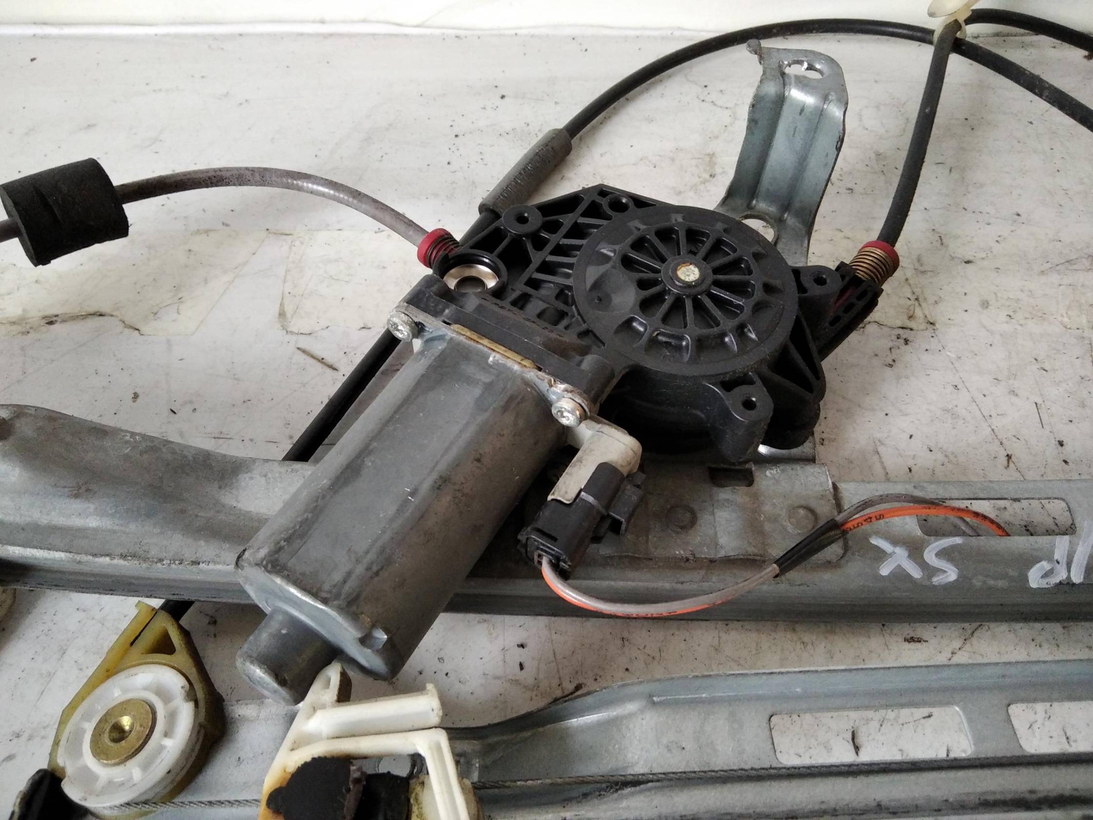 Alzacristallo elettr. porta ant. sx.